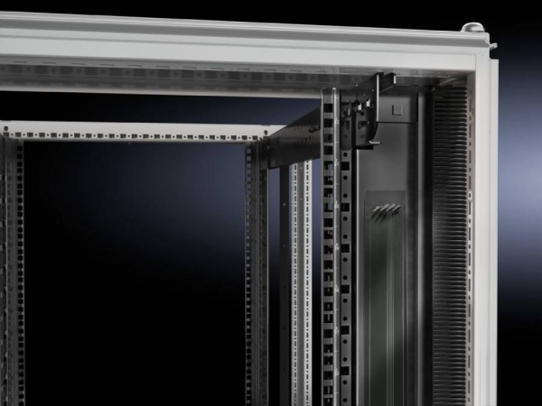 TS IT Воздуховодная панель 600x2200 для 19" быстросъёмных профильных шин 1шт